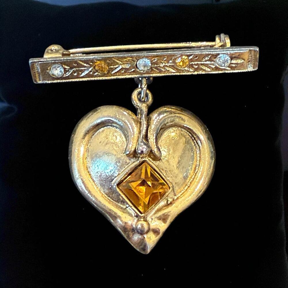 VTG Victorian Revival Bar Pin Brooch Dangle Sweetheart Heart Charm Gold Tone